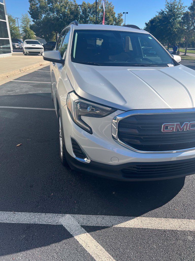 Used 2018 GMC Terrain SLE w/ Driver Convenience Package FWD image 5