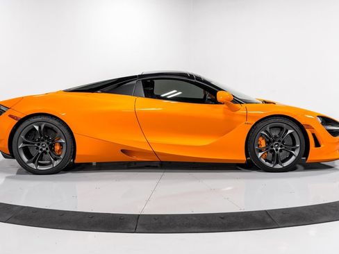 Used 2023 McLaren 720S Spider image 35