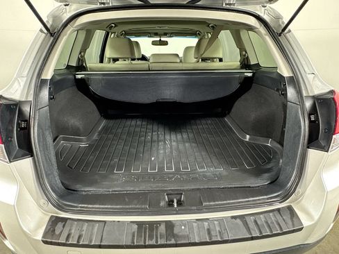 Used 2010 Subaru Outback 2.5i Limited AWD/4WD image 29