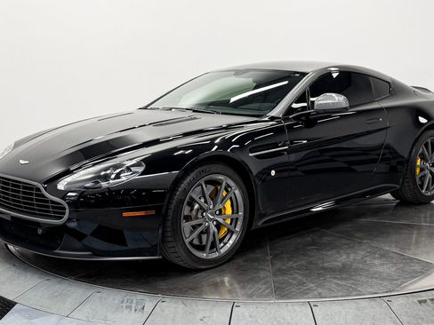 Used 2015 Aston Martin V8 Vantage GT RWD image 5