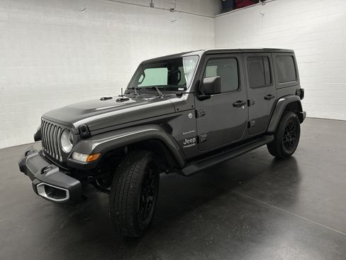 Used 2021 Jeep Wrangler Unlimited Sahara AWD/4WD image 4