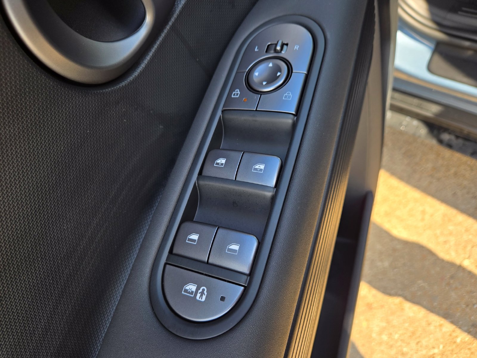 New 2027 Hyundai Ioniq 5 SEL AWD/4WD image 19