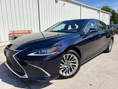 Used 2019 Lexus ES 350 Luxury w/ Accessory Package 2