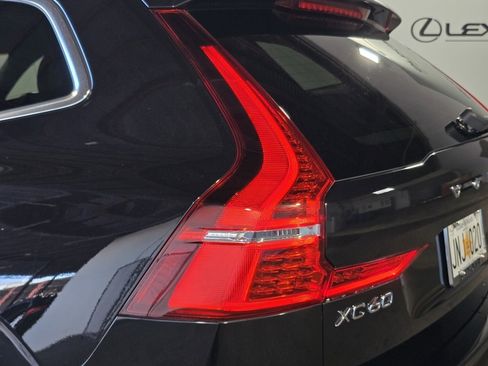 Used 2021 Volvo XC60 T8 Inscription Expression image 10