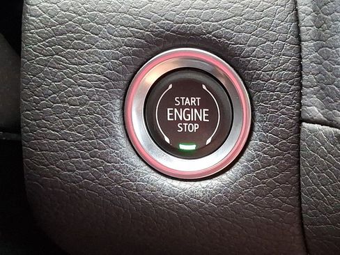 Used 2022 GMC Yukon XL Denali RWD image 24