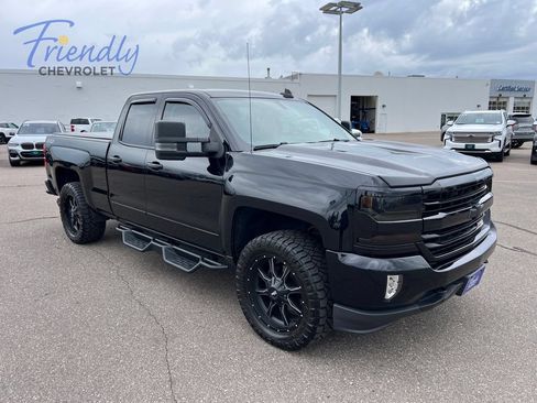 Used 2017 Chevrolet Silverado 1500 LT w/ All Star Edition AWD/4WD image 8