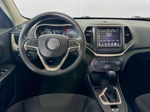 Used 2015 Jeep Cherokee Latitude w/ Comfort/Convenience Group FWD image 22