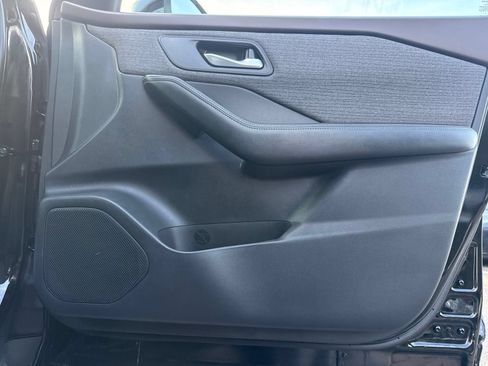 Used 2021 Nissan Rogue SV FWD image 34