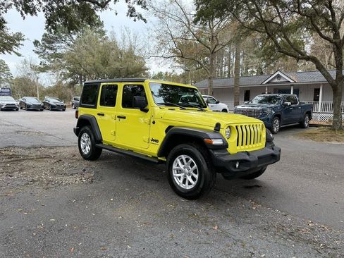 Used 2023 Jeep Wrangler Sport S image 3