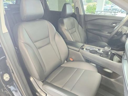 Used 2026 Nissan Rogue SV w/ SV Premium Package AWD/4WD image 12