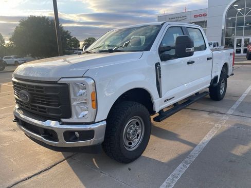 Used 2023 Ford F250 XL w/ XL Off-Road Package AWD/4WD image 3