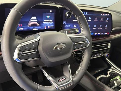 Used 2024 Chevrolet Traverse Z71 AWD/4WD image 21