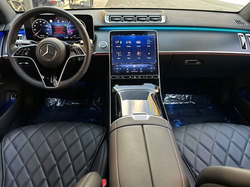 Certified 2025 Mercedes-Benz S 580 4MATIC Sedan image 5