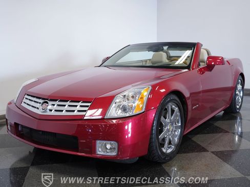 Used 2005 Cadillac XLR image 18