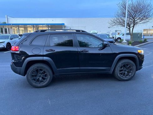 Used 2022 Jeep Cherokee Latitude AWD/4WD image 9