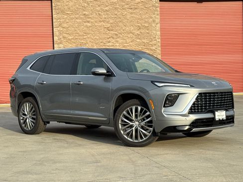 New 2026 Buick Enclave Avenir w/ Super Cruise Package image 2