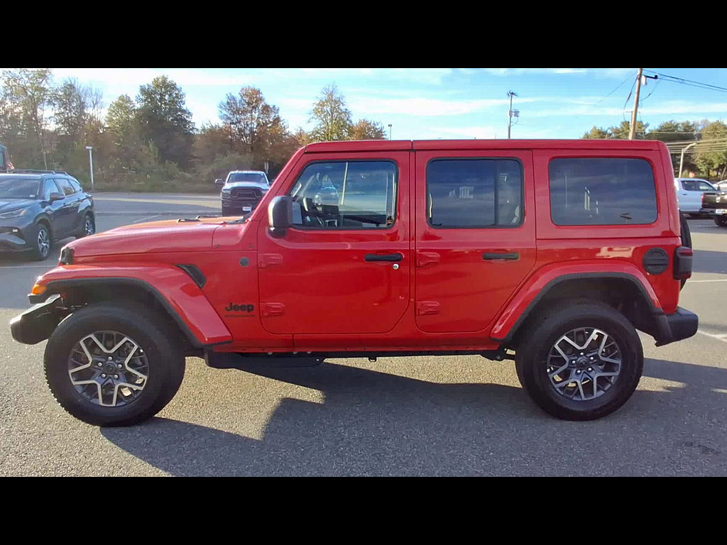 Used 2026 Jeep Wrangler Unlimited Sahara AWD/4WD image 5