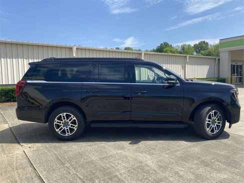 New 2025 Ford Expedition Max Active image 2