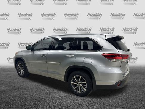 Used 2018 Toyota Highlander XLE image 8