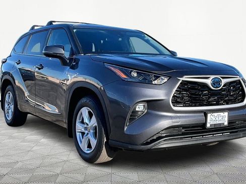 Used 2024 Toyota Highlander LE image 12