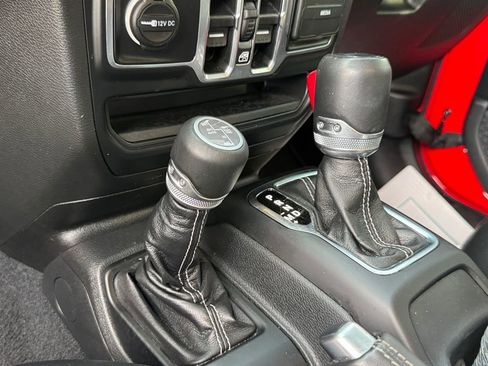 Used 2023 Jeep Wrangler Unlimited Sahara image 24