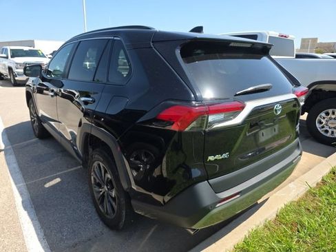 Used 2022 Toyota RAV4 Limited AWD/4WD image 3