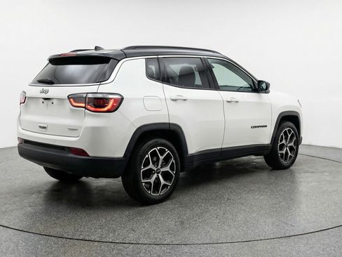 Used 2025 Jeep Compass Limited image 9