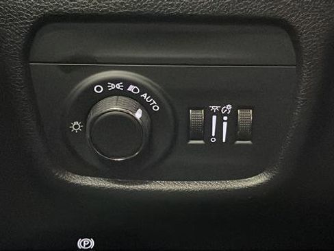 New 2026 Jeep Grand Cherokee Altitude AWD/4WD image 39