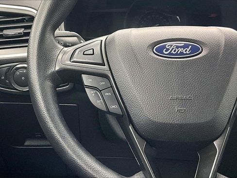 Used 2022 Ford Edge SE w/ Black Appearance Package image 18