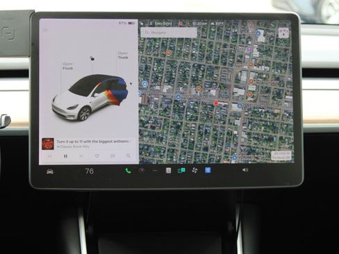 Used 2021 Tesla Model Y Long Range AWD/4WD image 10