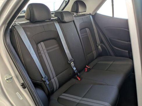 Used 2025 Hyundai Venue SEL FWD image 50