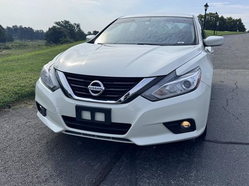 Used 2018 Nissan Altima 2.5 SR w/ SR Special Edition FWD image 4