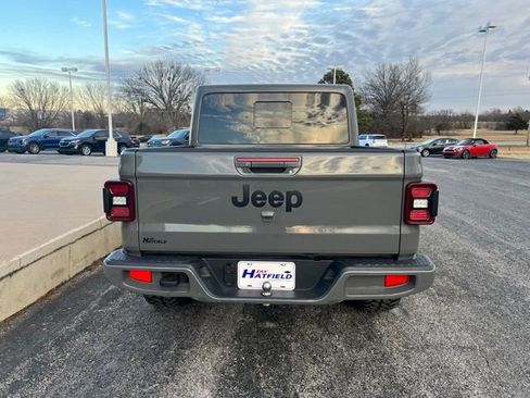 Used 2023 Jeep Gladiator Overland image 6