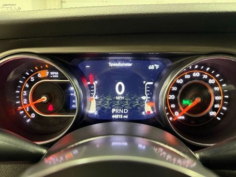 Used 2018 Jeep Wrangler Unlimited Sahara w/ Safety Group AWD/4WD image 14