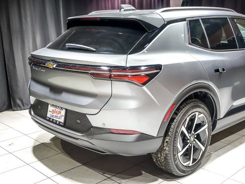 New 2026 Chevrolet Equinox EV LT image 9