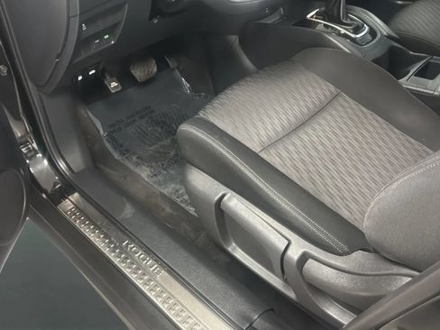 Used 2017 Nissan Rogue S FWD image 24