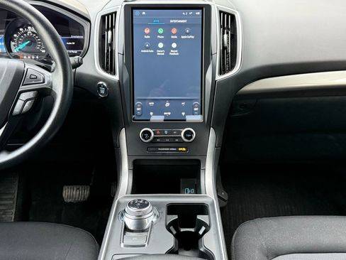 Certified 2022 Ford Edge SE image 18