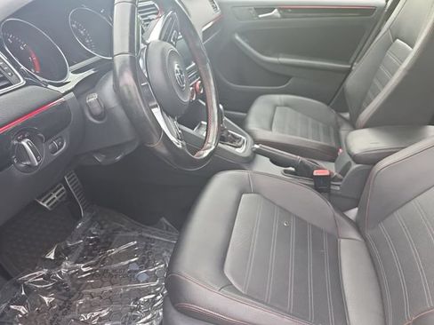 Used 2017 Volkswagen Jetta GLI FWD image 15