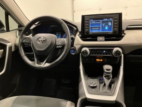 Used 2020 Toyota RAV4 XLE w/ XLE Grade Weather Package AWD/4WD image 50