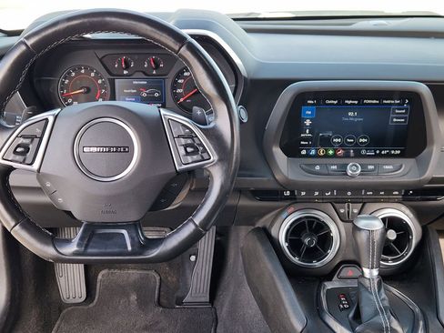 Used 2021 Chevrolet Camaro LT w/ Technology Package image 28
