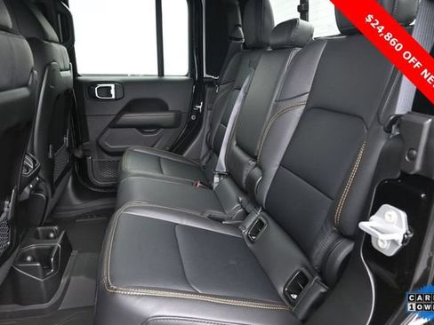 Used 2025 Jeep Gladiator Sport w/ Premium Package AWD/4WD image 29