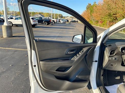 Certified 2020 Chevrolet Trax LT image 19