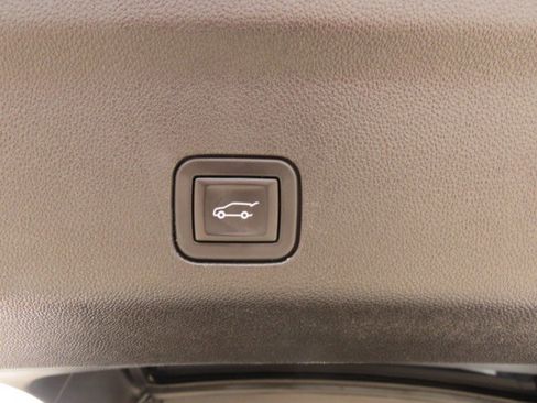 Used 2023 GMC Yukon Denali w/ LPO, Floor Liner Package AWD/4WD image 13