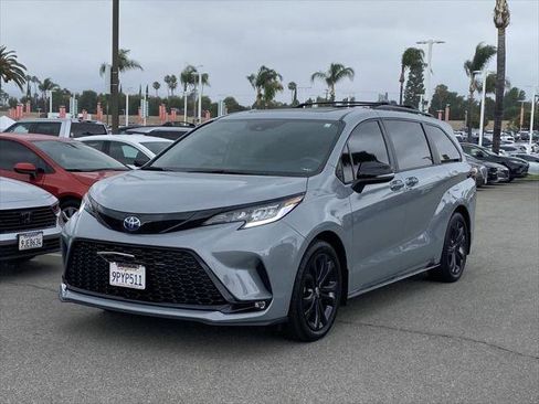 Certified 2025 Toyota Sienna XSE w/ XSE Premium Package FWD image 45