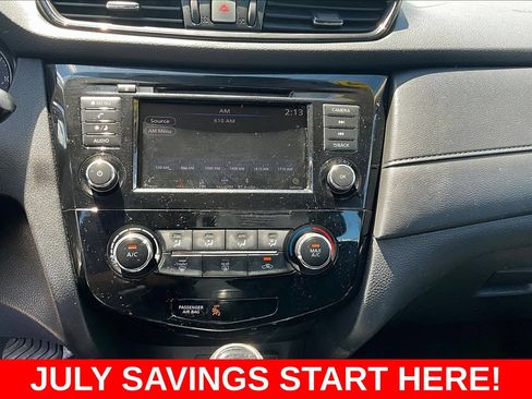 Used 2019 Nissan Rogue S AWD/4WD image 16