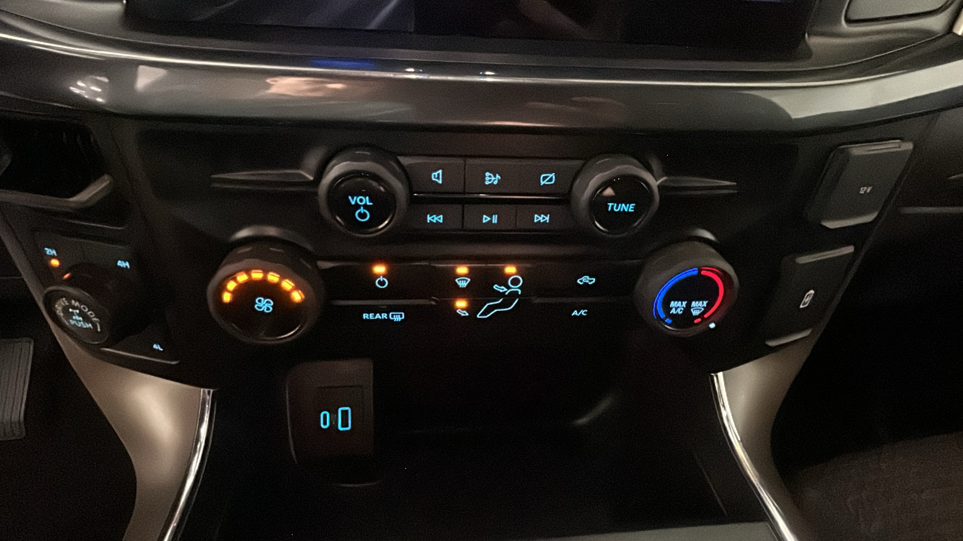 Used 2024 Ford F150 STX w/ Equipment Group 201A FX4 AWD/4WD image 25