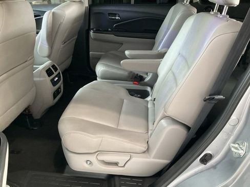 Used 2022 Honda Pilot Touring image 20