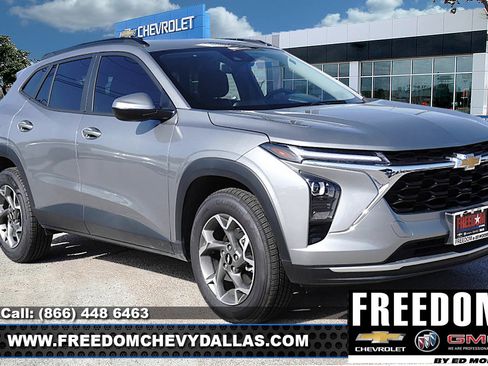 Certified 2025 Chevrolet Trax LT w/ Driver Confidence Package FWD image 1