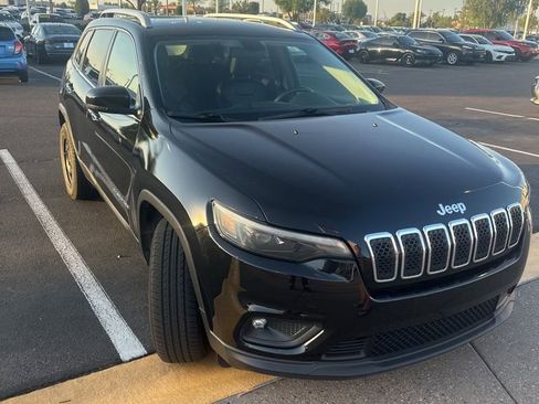 Used 2019 Jeep Cherokee Latitude Plus w/ Trailer Tow Group image 3