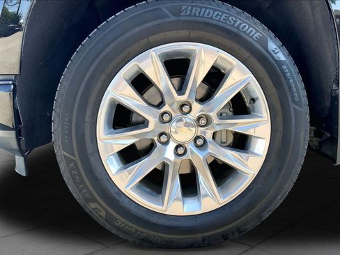 Used 2021 Chevrolet Silverado 1500 High Country w/ Technology Package AWD/4WD image 10
